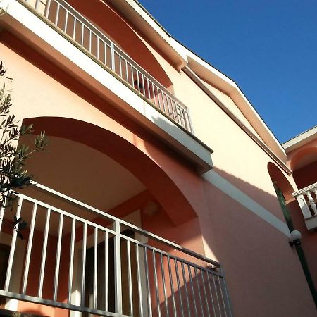 Apartmani Vesna Pinezići Exterior foto